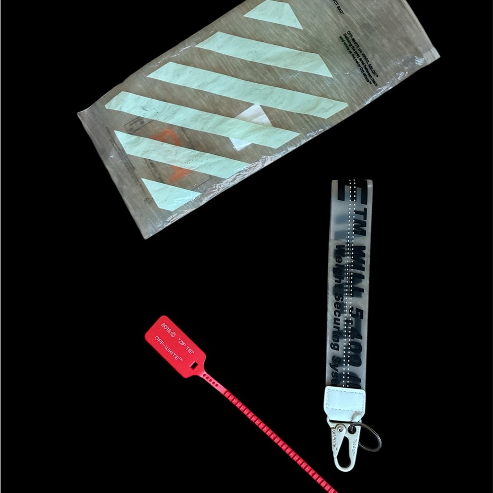 Off-White Key Chain New - Picture 2 of 4